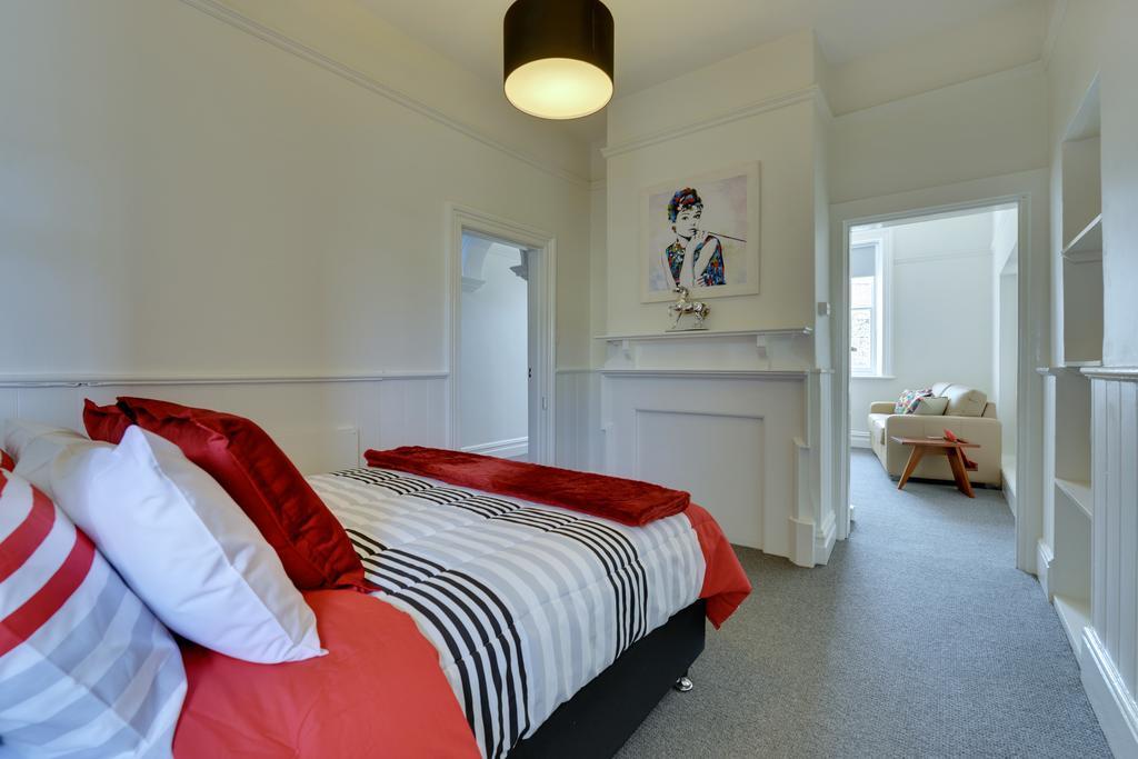 Portsea Place Apartment *